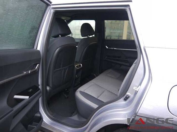 SsangYong Torres 1.5 Amber 2WD Klimaautom Temp Tel.-Vorb. PDC Regensensor Alu BT eFH 1.5 Amber 2WD Klimaautom Temp Tel.-Vorb. PDC Regensensor Alu BT eFH