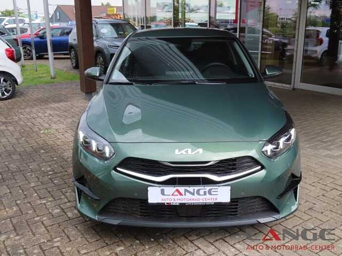 Kia Cee'd 1.5T 140 DCT7 SPI TEC LED Navi Klimaautom SHZ Temp Tel.-Vorb. PDC Regensen Ceed