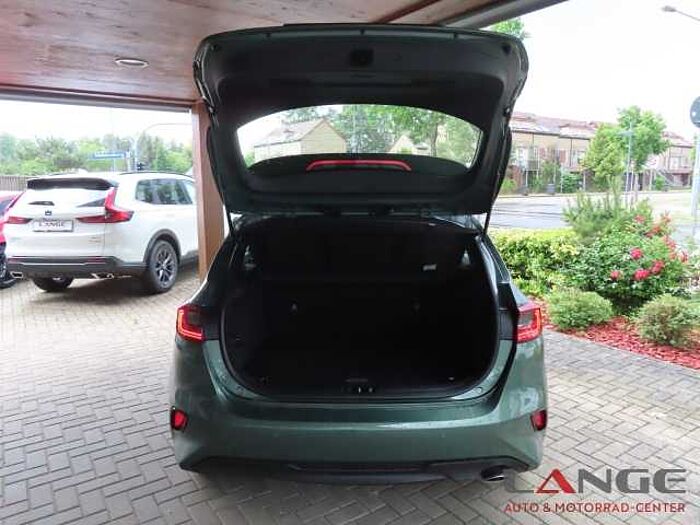 Kia Cee'd 1.5T 140 DCT7 SPI TEC LED Navi Klimaautom SHZ Temp Tel.-Vorb. PDC Regensen Ceed