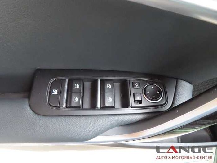 Kia Cee'd 1.5T 140 DCT7 SPI TEC LED Navi Klimaautom SHZ Temp Tel.-Vorb. PDC Regensen Ceed