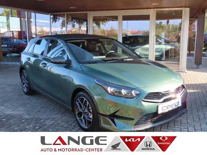 Kia Cee'd 1.5T 140 SPI TEC LEDER Navi Klimaautom SHZ Temp Tel.-Vorb. PDC Regensensor Ceed