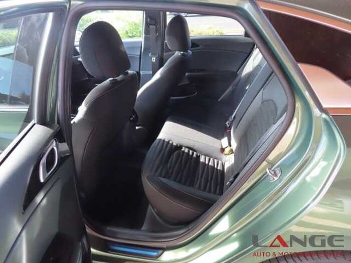 Kia ProCee'd 1.5T 140 DCT7 GTL STD Navi digitales Cockpit Soundsystem LED Apple CarP ProCeed