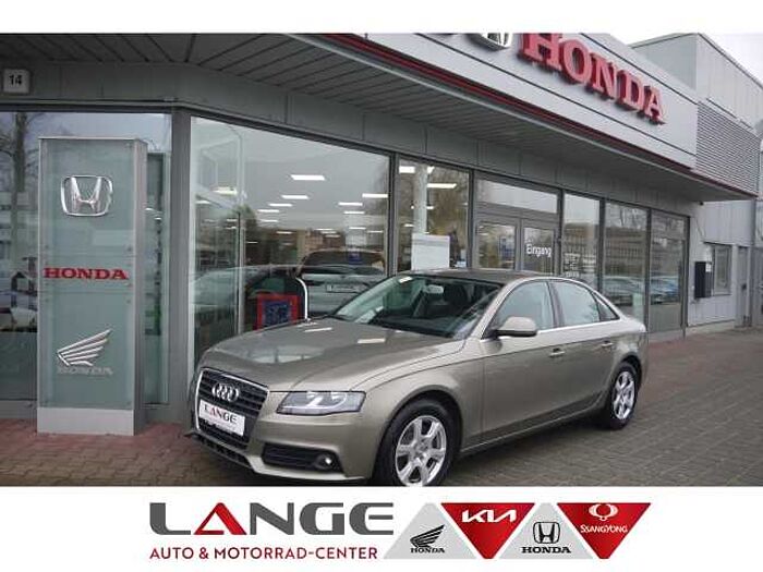 Audi A4 TFSI 1.8 Attraction sehr wenig Kilometer El. Heckklappe Klimaautom SHZ Alu el