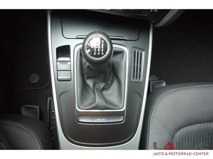 Audi A4 TFSI 1.8 Attraction sehr wenig Kilometer El. Heckklappe Klimaautom SHZ Alu el