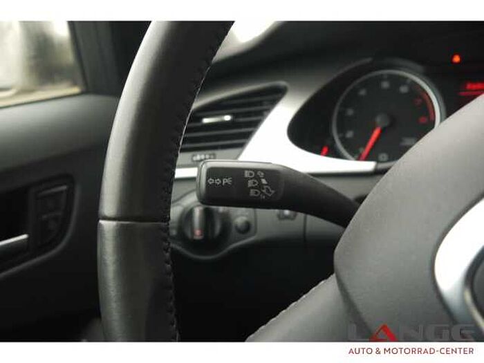 Audi A4 TFSI 1.8 Attraction sehr wenig Kilometer El. Heckklappe Klimaautom SHZ Alu el