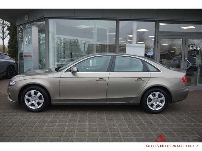 Audi A4 TFSI 1.8 Attraction sehr wenig Kilometer El. Heckklappe Klimaautom SHZ Alu el