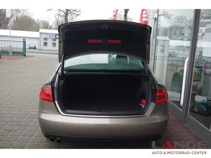 Audi A4 TFSI 1.8 Attraction sehr wenig Kilometer El. Heckklappe Klimaautom SHZ Alu el