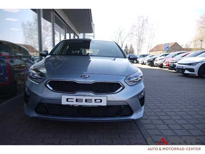 Kia Cee'd 1.4 T-GDI EU6d-T 1,4 Spirit Scheckheft Ceed