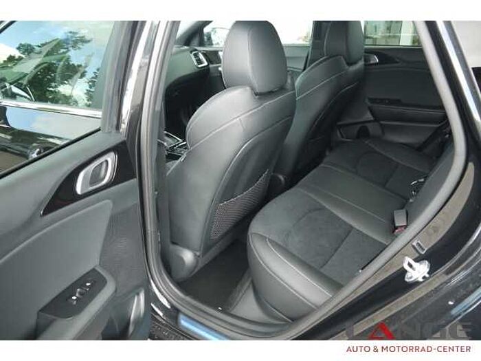 Kia Cee'd_sw 1.5T 140 DCT7 GTL TEC AHK Navi Leder Rückfahrkam. Apple CarPlay Ceed_sw
