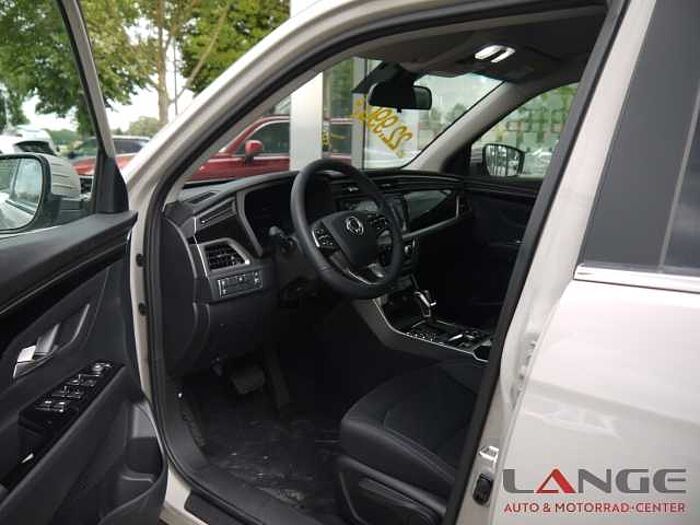 KGM Tivoli Korando 1.5 T-GDi Nomad Automatik Navi SHZ Temp Tel.-Vorb. PDC Regensenso