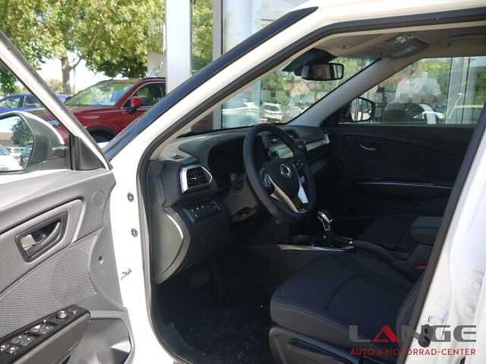 KGM Tivoli 1.5 T-GDi Nomad Navi SHZ Temp Tel. -Vorb. PDC Regensensor Alu Klima BT eFH