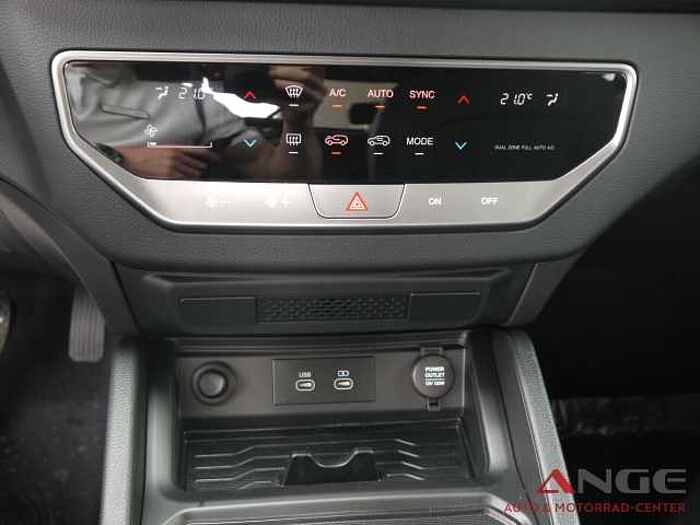 KGM Musso Grand 2.2 e-XDi AWD Bliss Temp Tel. -Vorb. Regensensor BT eFH NSW Tagfahrli