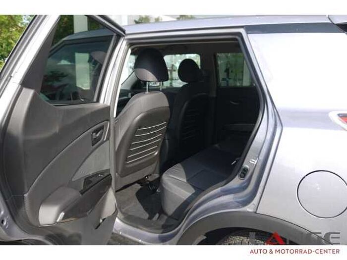 KGM Tivoli 1.5 T-GDi 6 A T Nomad Navi SHZ Temp Tel. -Vorb. PDC Regensensor Alu Klima