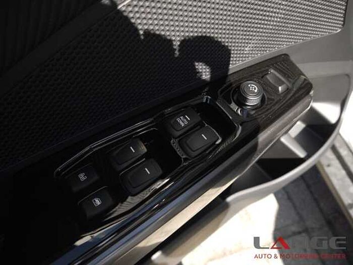 KGM Tivoli 1.5 T-GDi 120kW Nomad Navi SHZ Temp Tel. -Vorb. PDC Regensensor Alu Klima