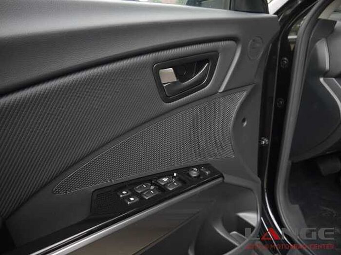 KGM Tivoli 1.5 T-GDi Nomad Automatik Navi SHZ Temp Tel. -Vorb. PDC Regensensor Alu Kl