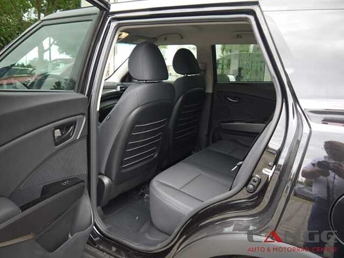 KGM Tivoli 1.5 T-GDi Nomad Automatik Navi SHZ Temp Tel. -Vorb. PDC Regensensor Alu Kl