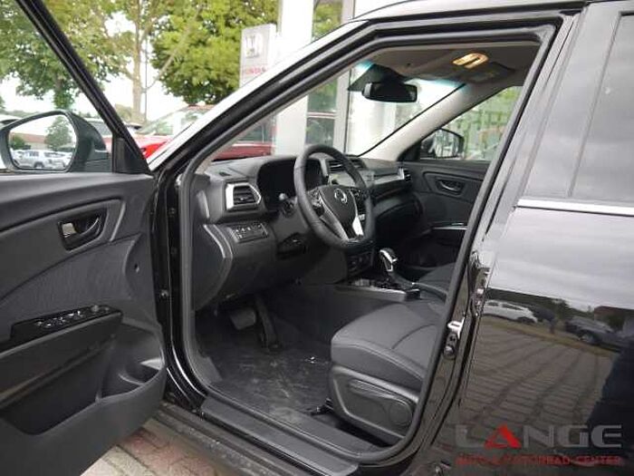 KGM Tivoli 1.5 T-GDi Nomad Automatik Navi SHZ Temp Tel. -Vorb. PDC Regensensor Alu Kl