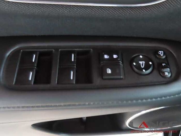 Honda HR-V 1.5 i-VTEC Elegance Automatik Navi LED Mehrzonenklima DAB SHZ Spurhalteass.