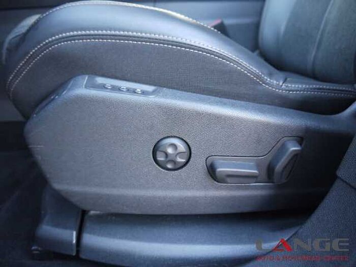 Peugeot 3008 Allure El. Panodach Navi Digitales Cockpit 360 Kamera LED El. Heckklappe 2-