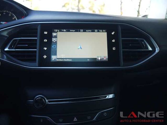 Peugeot 308 1.2 e-THP PureTech 130 SW Allure Sportpaket Panorama Navi Leder Soundsystem