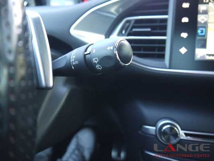 Peugeot 308 1.2 e-THP PureTech 130 SW Allure Sportpaket Panorama Navi Leder Soundsystem