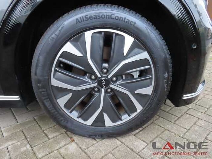 Kia EV6 Basis 2WD 77.4 RWD WP AIR COM ASS DR StandHZG Navi Digitales Cockpit Memory