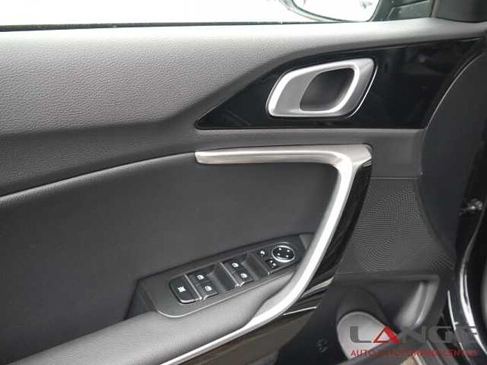 Kia XCee'd 1.6 PHEV DCT6 INS Apple CarPlay Rückfahrkam. El. Heckklappe XCeed