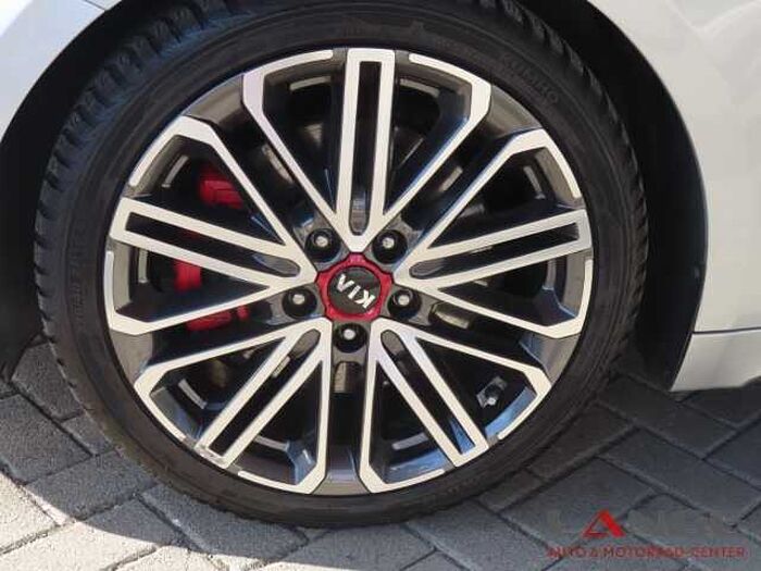 Kia ProCee'd 1.6T DCT GT El. Panodach Navi Leder Digitales Cockpit Soundsystem JBL L ProCeed