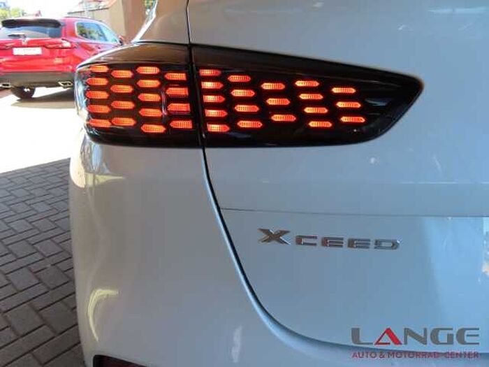 Kia XCee'd Line 1.5 T-GDI EU6e 1.5T 140 DCT7 GT LINE ST AHK Navi Digitales Cockpit S XCeed
