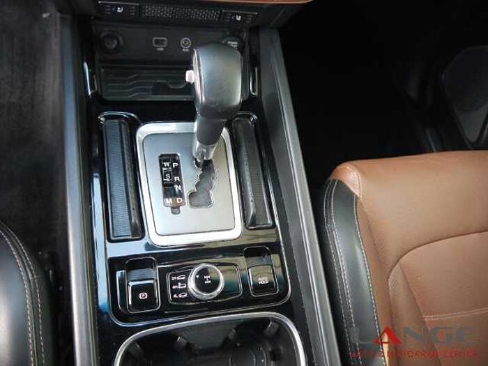 SsangYong REXTON Rexton 2.2 Saphirre 4x4 AZV Trittbretter AHK Leder Memory Sitze Bi-Xenon