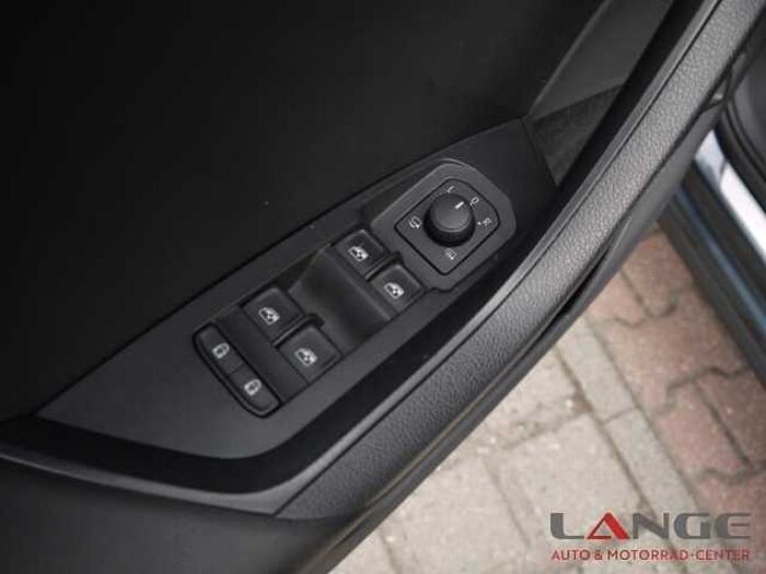 SKODA Kodiaq Clever 4x4 DSG El. Panodach Navi Digitales Cockpit 360 Kamera LED Blendfr