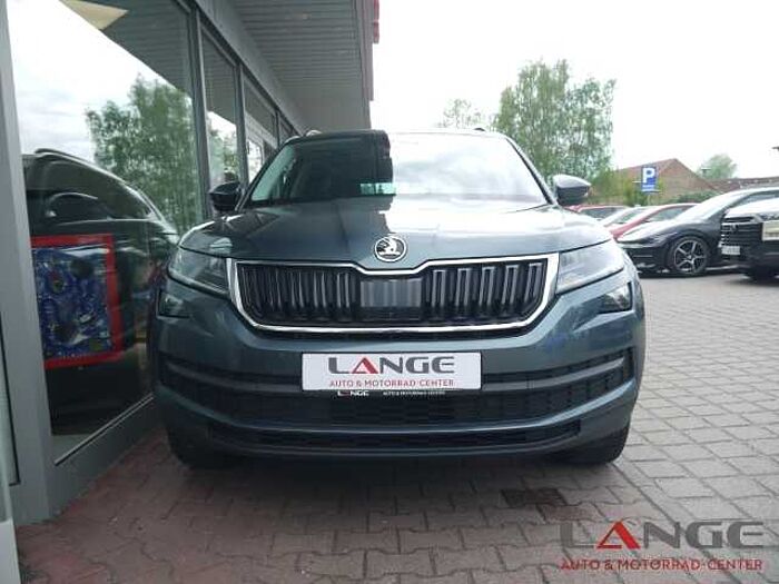 SKODA Kodiaq Clever 4x4 DSG El. Panodach Navi Digitales Cockpit 360 Kamera LED Blendfr