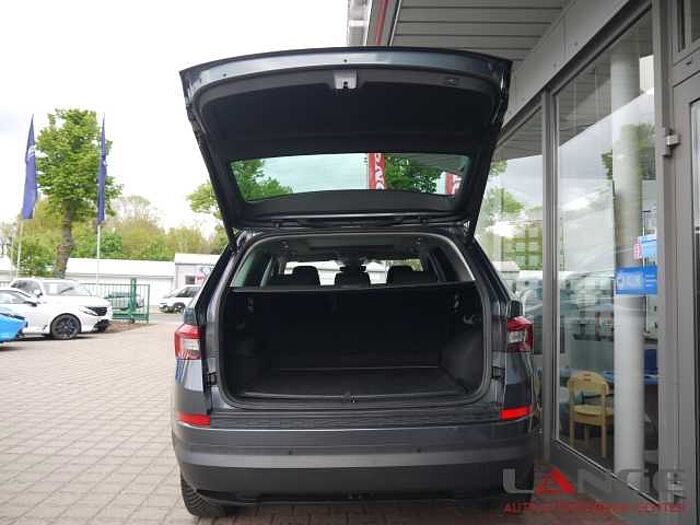 SKODA Kodiaq Clever 4x4 DSG El. Panodach Navi Digitales Cockpit 360 Kamera LED Blendfr
