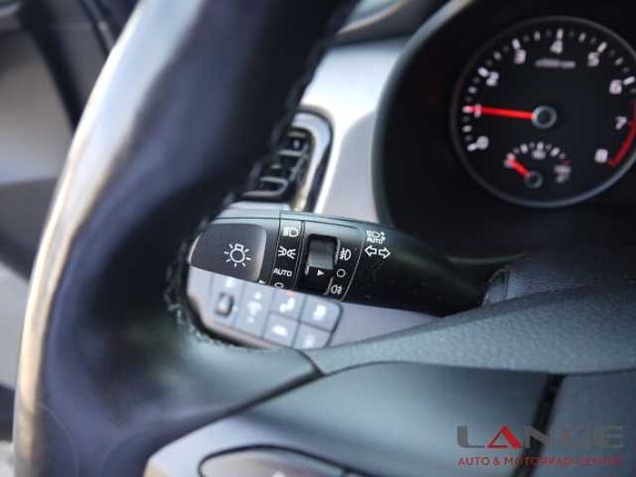 Kia Rio Spirit 1.4 AT SPIRIT TECH NAVI Apple CarPlay Klimaautom DAB SHZ LenkradHZG