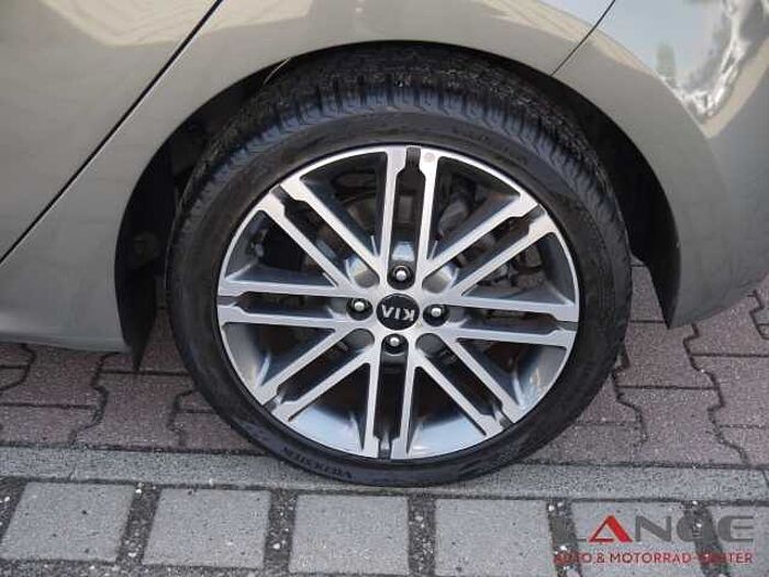 Kia Rio Spirit 1.4 AT SPIRIT TECH NAVI Apple CarPlay Klimaautom DAB SHZ LenkradHZG