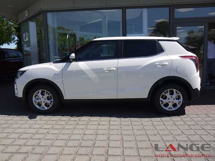 KGM Tivoli 1.5 T-GDi Nomad Navi SHZ Temp Tel. -Vorb. PDC Regensensor Alu Klima BT eFH