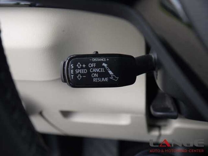 SKODA Karoq 1.5 Style 4x4 AHK Navi Digitales Cockpit LED Sperrdiff. ACC Apple CarPlay