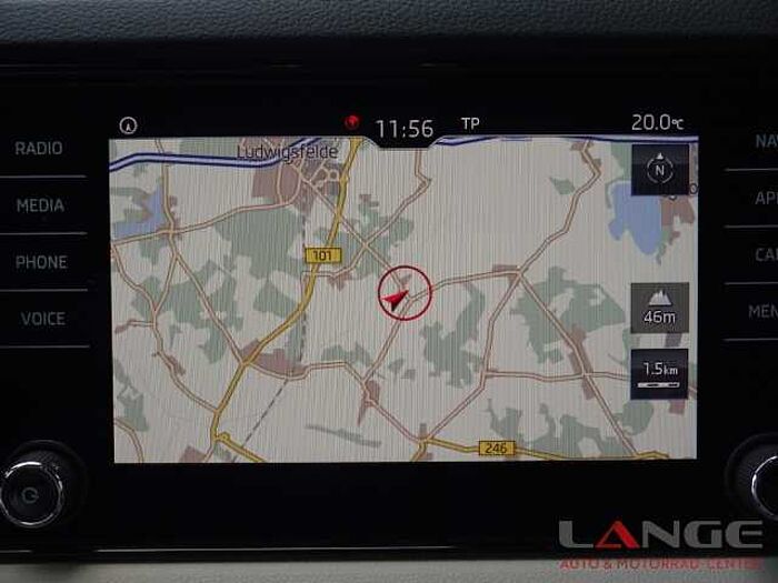 SKODA Karoq 1.5 Style 4x4 AHK Navi Digitales Cockpit LED Sperrdiff. ACC Apple CarPlay