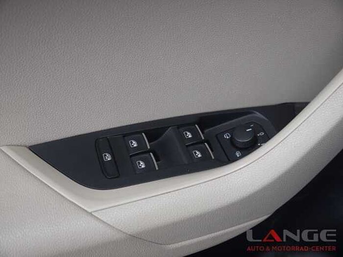 SKODA Karoq 1.5 Style 4x4 AHK Navi Digitales Cockpit LED Sperrdiff. ACC Apple CarPlay