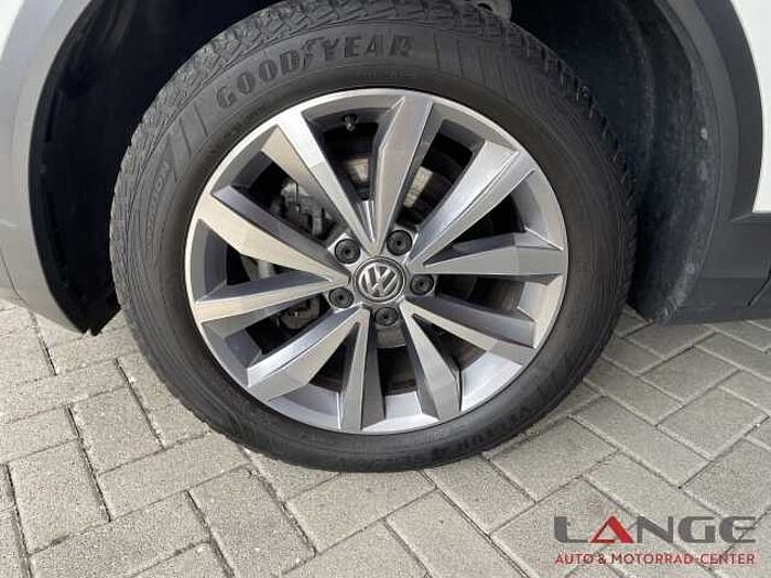 Volkswagen T-Roc Basis 1.5 DSG Style DAB Spurhalteass. Notbremsass. Tel.-Vorb. Berganfahras