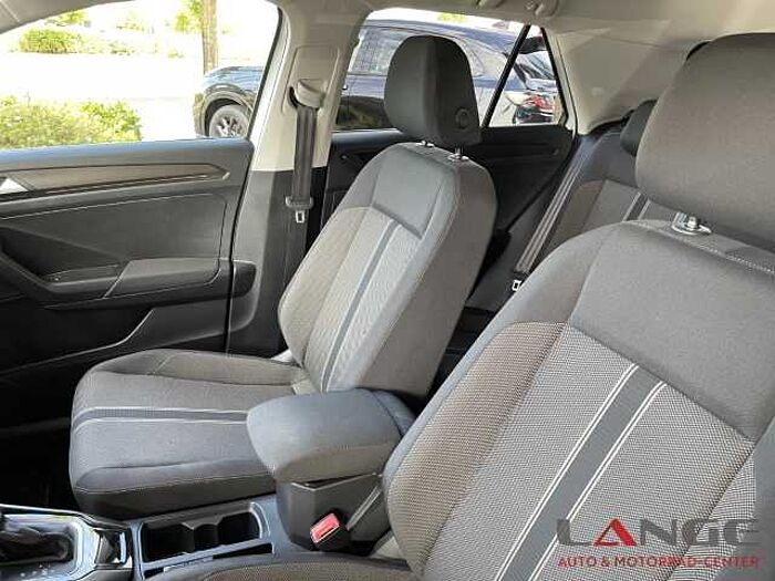 Volkswagen T-Roc Basis 1.5 DSG Style DAB Spurhalteass. Notbremsass. Tel.-Vorb. Berganfahras