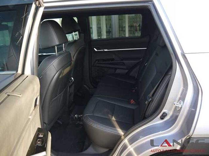 SsangYong Torres Sapphire 4x2 1.5 T-GDI Navi Leder Klimasitze LED ACC El. Heckklappe Apple Sapphire 4x2 1.5 T-GDI Navi Leder Klimasitze LED ACC El. Heckklappe Apple CarPla